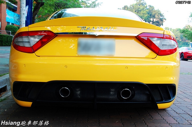黃藍惡魔，Maserati MC Stradale