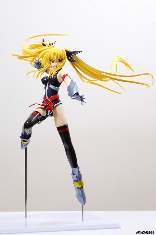 找錯地方躲雨，荷包軍就被雷打到了.......ALTER Fate Get