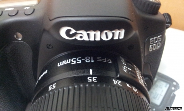 [開箱]人生第一台單眼，Canon EOS 60D ><
