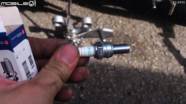 [教學]SYM T2更換水箱水、火星塞、安裝水溫表