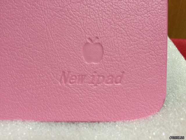 ((●●開箱文))New Ipad 皮套可360度旋轉,可直立跟橫立 + New Ipad Wi-Fi+4G~32G 白色 + 買給小朋友背New Ipad的背包