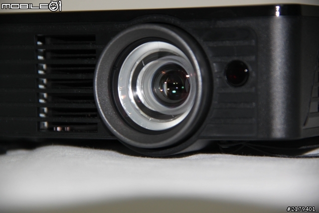 [完整開箱-更新5/23] ViewSonic PLED-W500短焦距投影機開箱