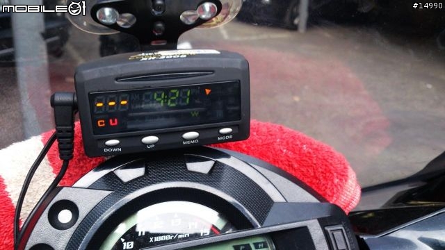 [教學]YAMAHA FZ6S Spec1 更換水箱水，安裝水溫錶、測速器、車充