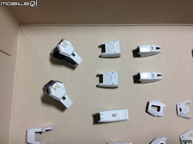 [ 分享] RG RX-178 Gundam Mk-II A.E.U.G. 測試機！（圖多小心 , 5/08 更新）