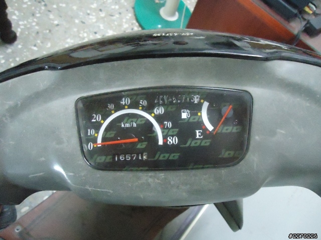 老車友們可以幫我查詢這台年代已久的車嘛?