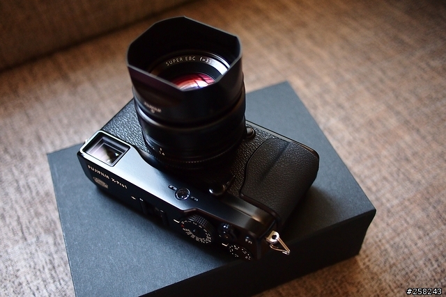 【西西分享】左打全幅機 右打微型單眼？---富士Fujifilm X-Pro1