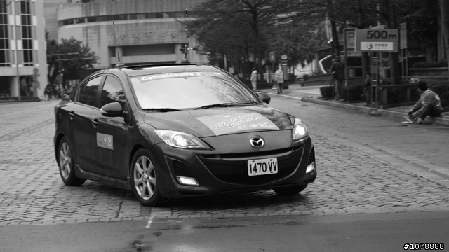 (01看圖) 0310 雨中街賽