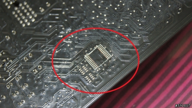 [已解決]Rampage IV Extreme銲工&缺晶片一事 內有原廠說明