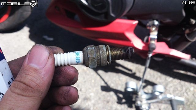 [教學]SYM T2更換水箱水、火星塞、安裝水溫表