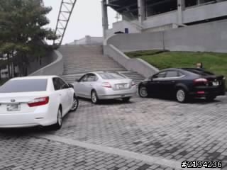 第7代CAMRY2.0與2.5汽油版車主一起分享油耗吧(雖然油電很夯不過不要忘了還有購買汽油版的車主喔)