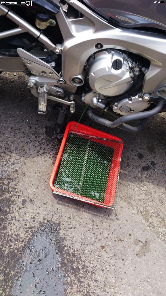 [教學]YAMAHA FZ6S Spec1 更換水箱水，安裝水溫錶、測速器、車充