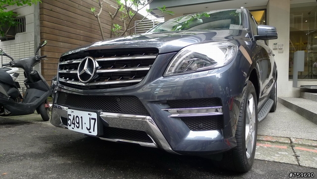 ALL NEW M CLASS ML350 AMG 跑到我家一樓了