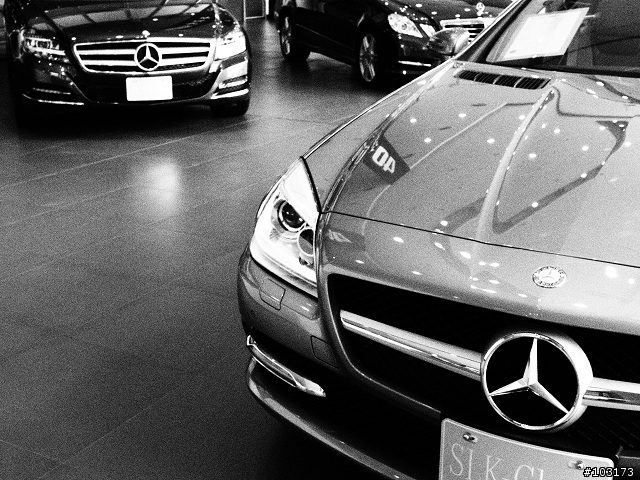 至中華賓室展示中心看到W166 ML350, CLS350.......etc
