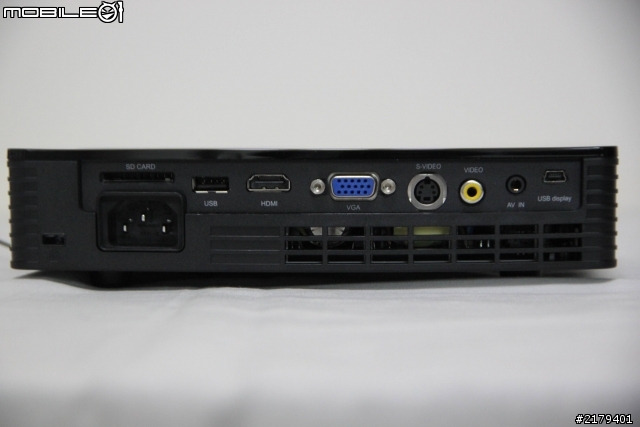 [完整開箱-更新5/23] ViewSonic PLED-W500短焦距投影機開箱
