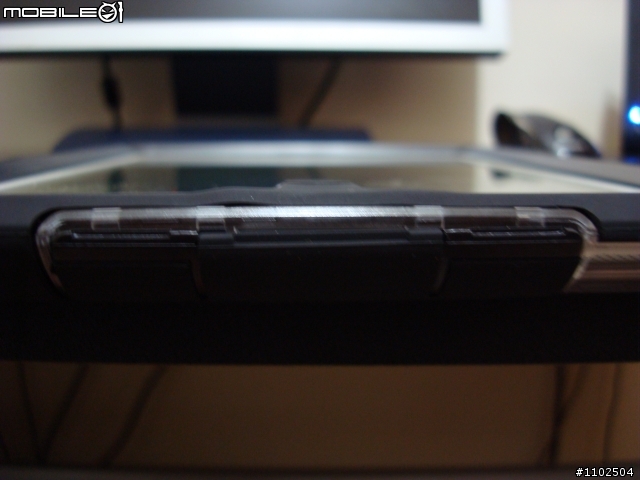 【開箱】1200元的-美國OtterBox 裝甲級保護殼。