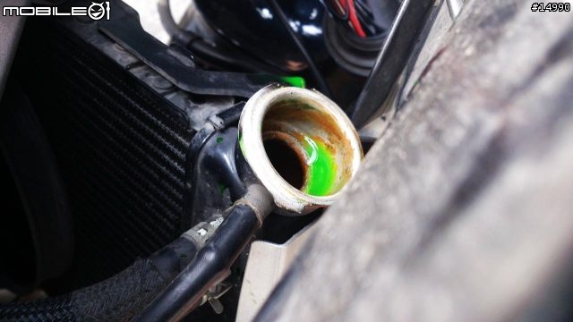 [教學]YAMAHA FZ6S Spec1 更換水箱水，安裝水溫錶、測速器、車充