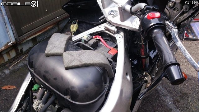 [教學]YAMAHA FZ6S Spec1 更換水箱水，安裝水溫錶、測速器、車充