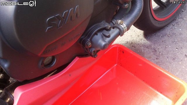 [教學]SYM T2更換水箱水、火星塞、安裝水溫表