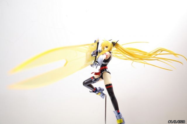 找錯地方躲雨，荷包軍就被雷打到了.......ALTER Fate Get