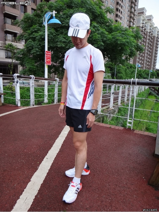 【adidas鞋測活動】adidas SNOVA Glide 4M 開箱、體驗、鞋測心得分享「參加adidas跑鞋試用活動心得分享」