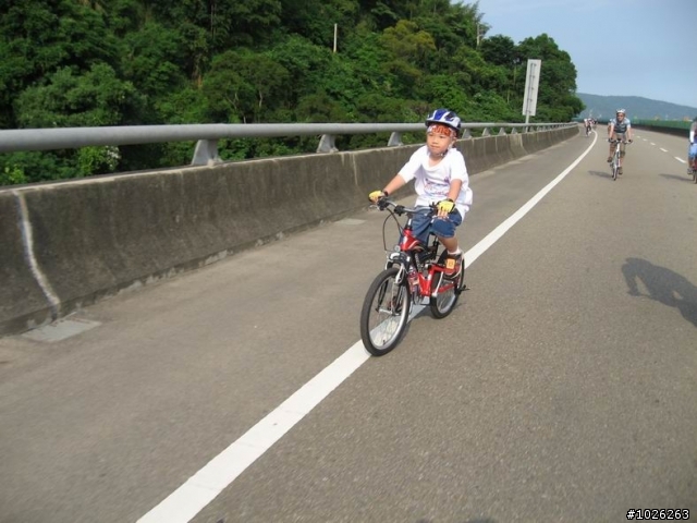 【照片】台72線快速公路樂活飆汗行〈多數為小朋友〉