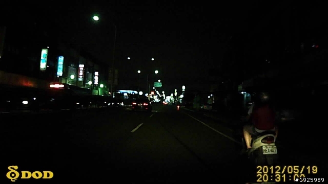 機車有配夜視鏡所以不用...
