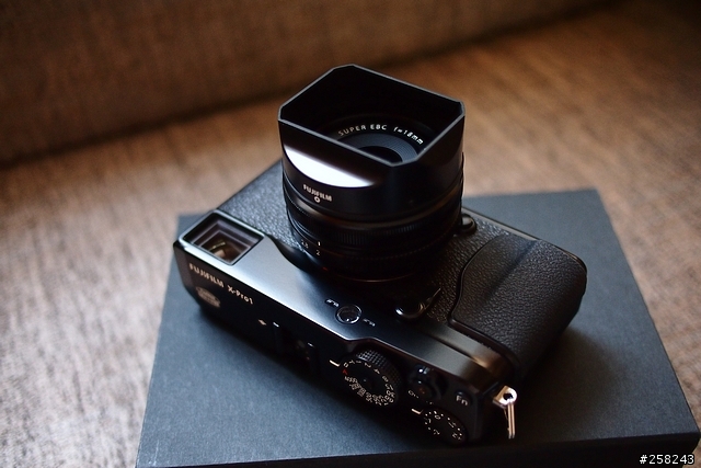 【西西分享】左打全幅機 右打微型單眼？---富士Fujifilm X-Pro1