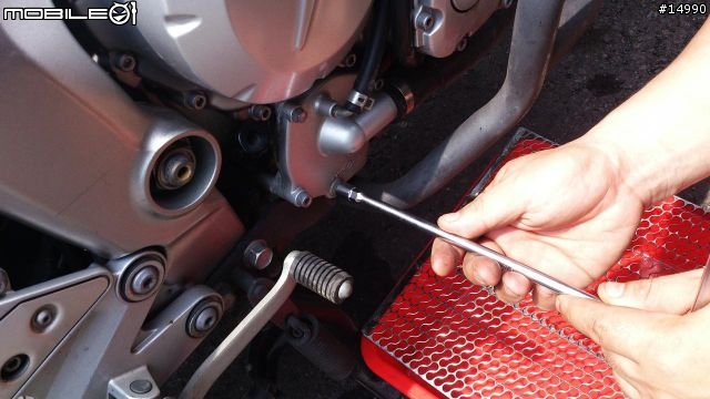 [教學]YAMAHA FZ6S Spec1 更換水箱水，安裝水溫錶、測速器、車充