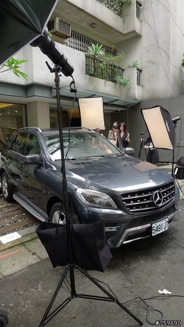 ALL NEW M CLASS ML350 AMG 跑到我家一樓了