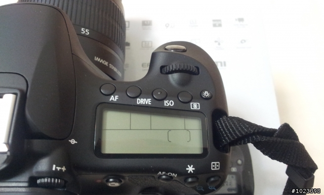 [開箱]人生第一台單眼，Canon EOS 60D ><