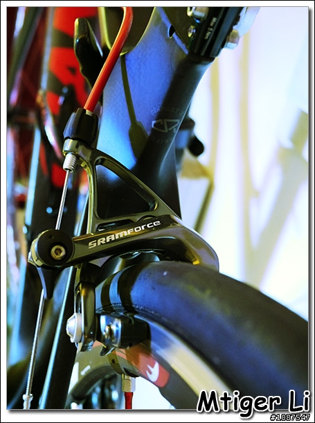 開箱文:我的新戰馬2012 GIANT TCR ADVANCED SL消光黑