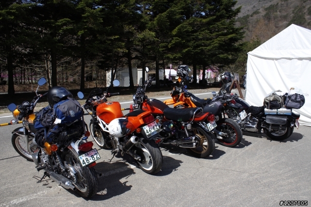 [Kawasaki W800]東京-山梨 隨意騎騎