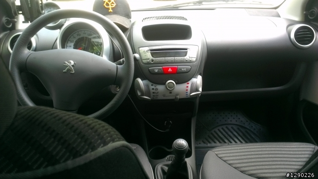 2012年式Peugeot 107