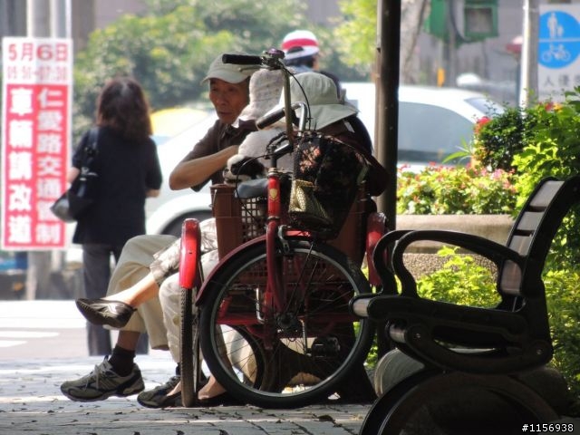 一鏡到底:射日濾鏡測試...地球表面到月球表面(Nikon P510)