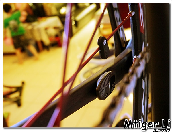 開箱文:我的新戰馬2012 GIANT TCR ADVANCED SL消光黑