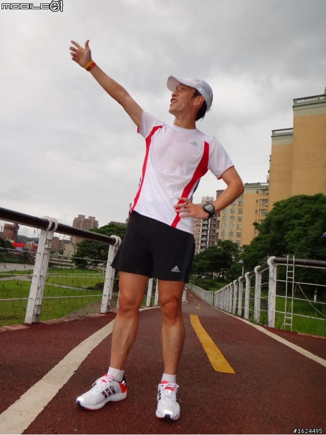 【adidas鞋測活動】adidas SNOVA Glide 4M 開箱、體驗、鞋測心得分享「參加adidas跑鞋試用活動心得分享」
