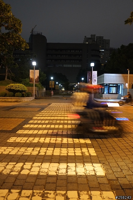 【西西分享】左打全幅機 右打微型單眼？---富士Fujifilm X-Pro1