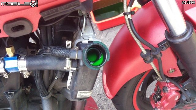 [教學]SYM T2更換水箱水、火星塞、安裝水溫表