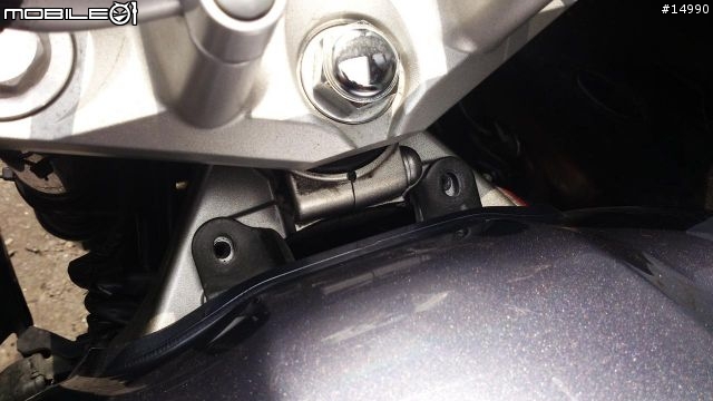 [教學]YAMAHA FZ6S Spec1 更換水箱水，安裝水溫錶、測速器、車充