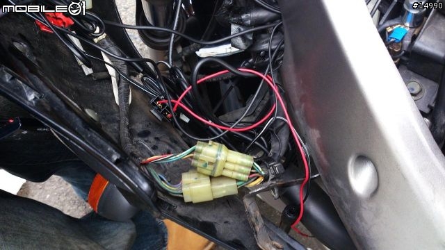 [教學]YAMAHA FZ6S Spec1 更換水箱水，安裝水溫錶、測速器、車充