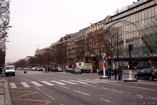 【西西分享】法國DAY7-巴黎Paris(凱旋門、香榭麗舍大道、拉法葉百貨、春天百貨)