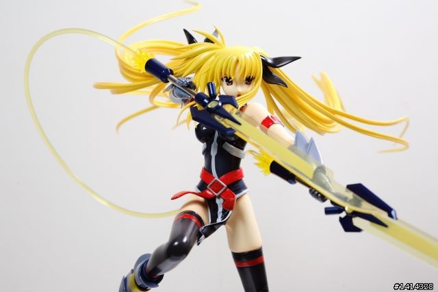 找錯地方躲雨，荷包軍就被雷打到了.......ALTER Fate Get