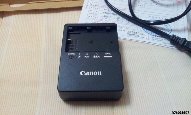 [開箱]人生第一台單眼，Canon EOS 60D ><