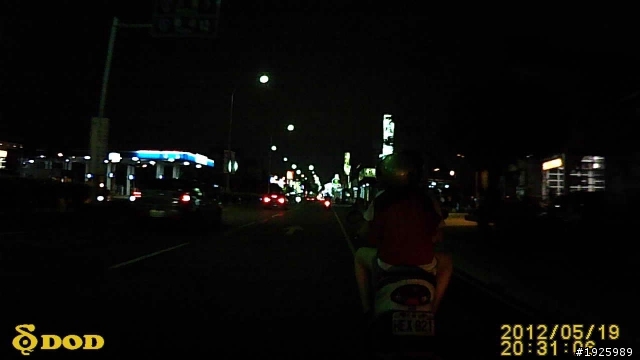 機車有配夜視鏡所以不用...