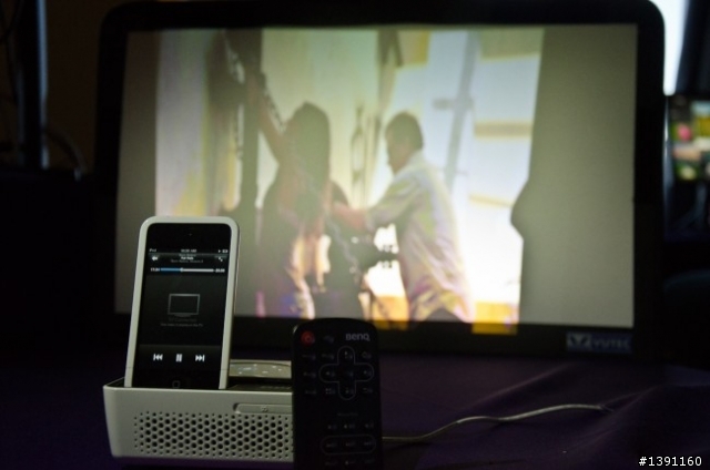 支援 iPhone 的 BenQ GP2 投影機試玩心得