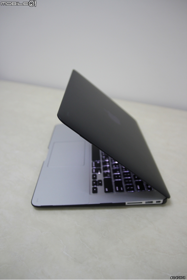 [開箱] Moshi iGlaze for Mac air ~~~