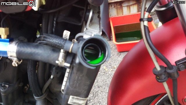 [教學]SYM T2更換水箱水、火星塞、安裝水溫表