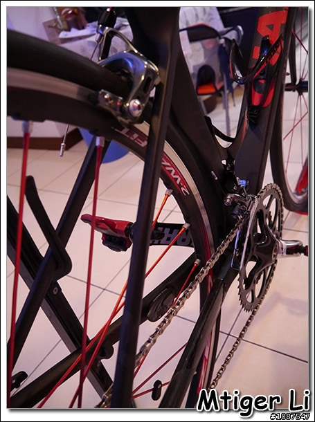開箱文:我的新戰馬2012 GIANT TCR ADVANCED SL消光黑