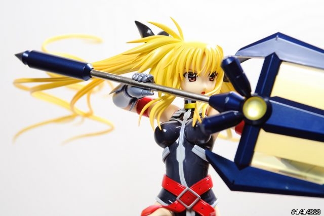 找錯地方躲雨，荷包軍就被雷打到了.......ALTER Fate Get