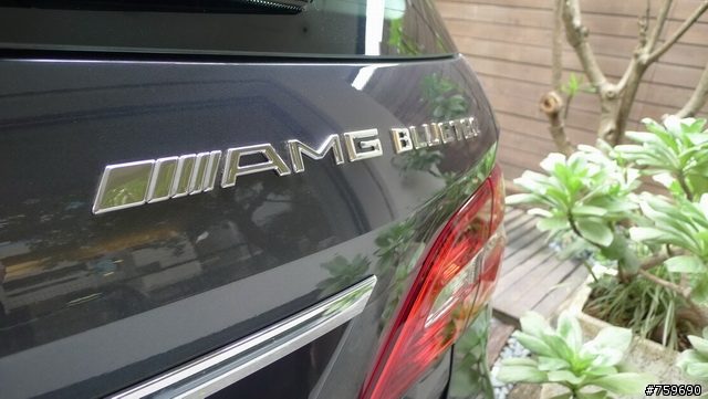 ALL NEW M CLASS ML350 AMG 跑到我家一樓了